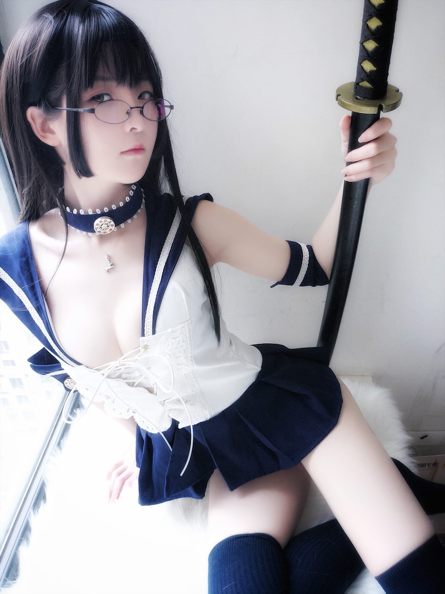 一小央泽武士刀水手服5